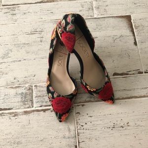 SOLE SOCIETY JENN EMBROIDERED PUMP
